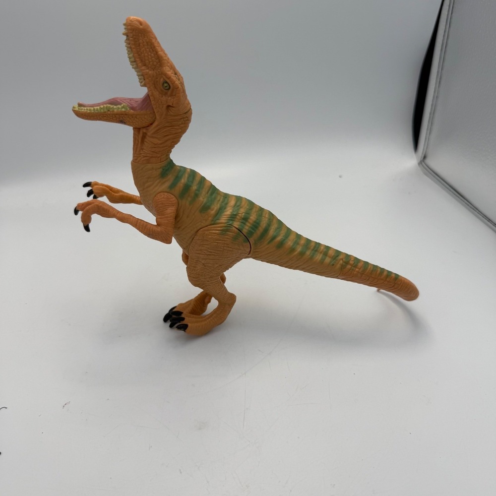 Hasbro Jurassic World Velociraptor Dinosaur Action Figure 2015 B1142 Tan Green